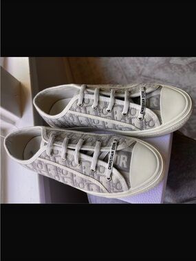 Dior Women's White and Gray Low-Top Logo Sneakers
